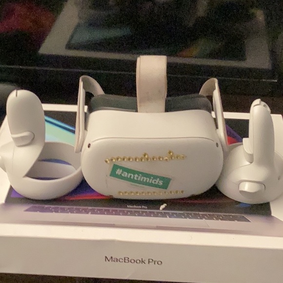 Oculus quest 2 VR headset
